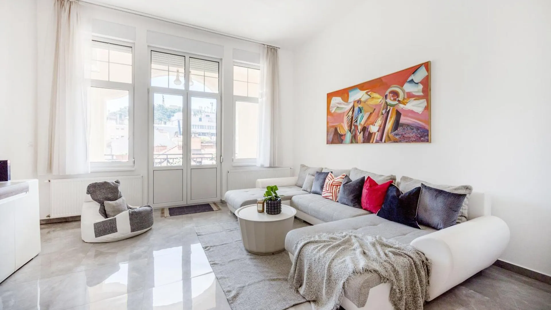 Walk To Vaci Street - Live In Lux Designer Apt Budapest Hungary