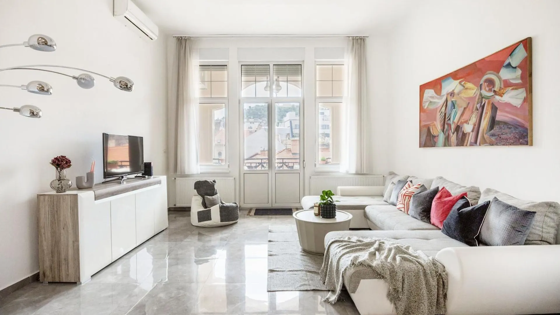 Walk To Vaci Street - Live In Lux Designer Apt Budapest 0*,  Hungary