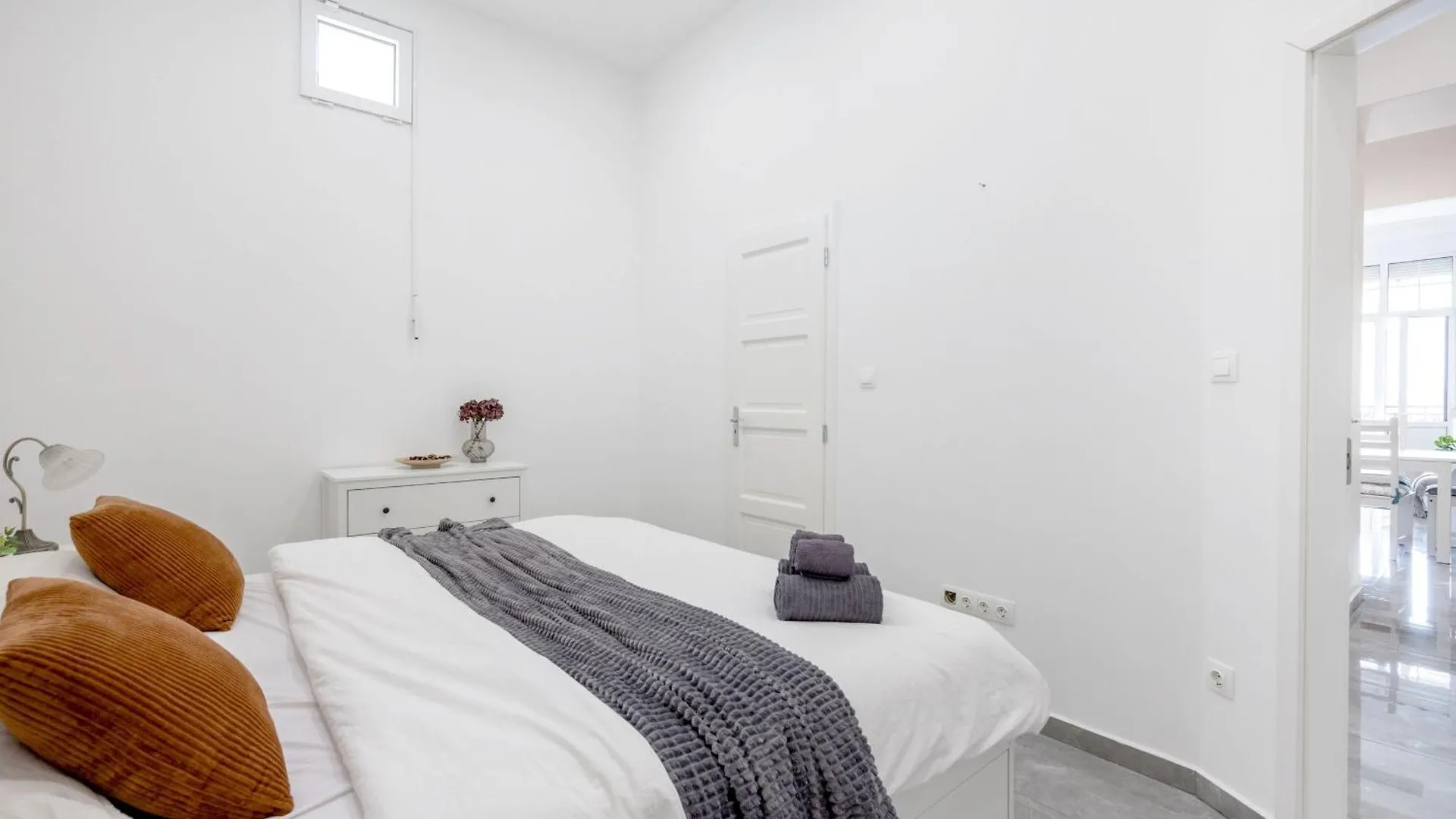 Walk To Vaci Street - Live In Lux Designer Apt Budapest