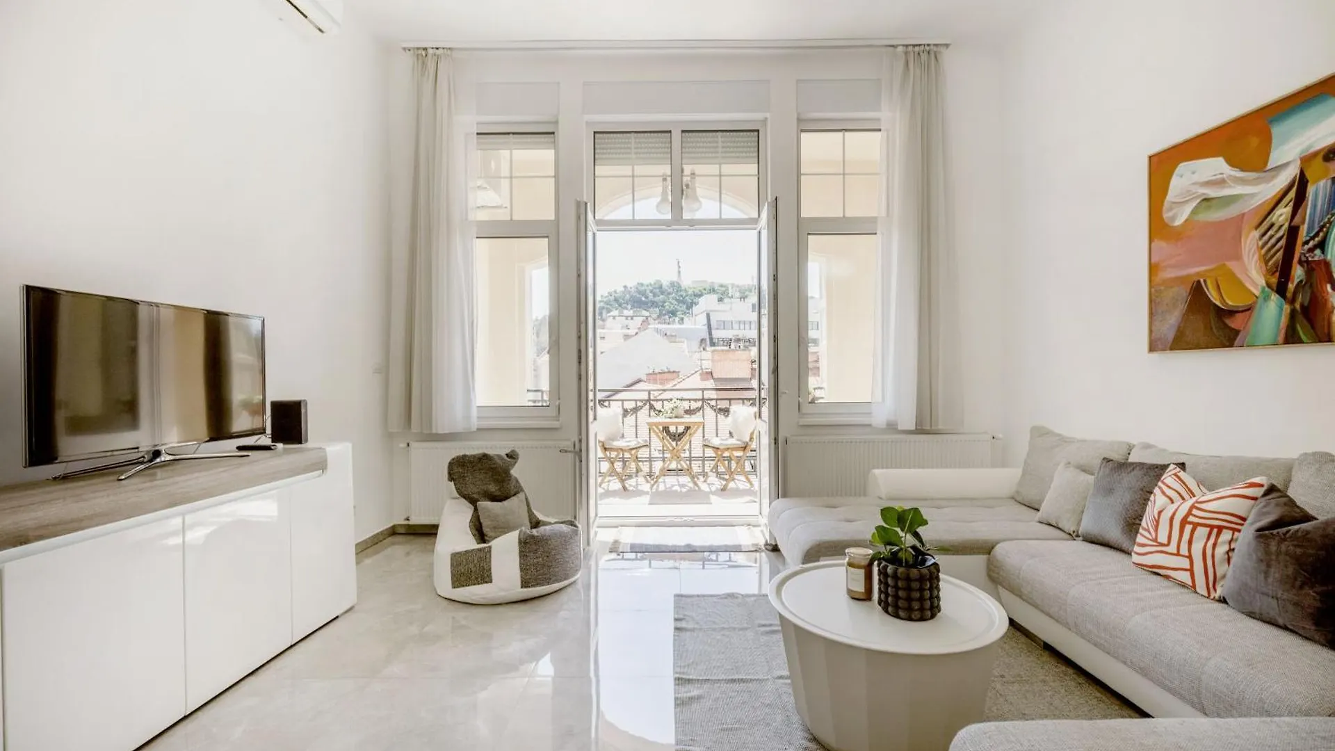 Walk To Vaci Street - Live In Lux Designer Apt Budapest Apartment