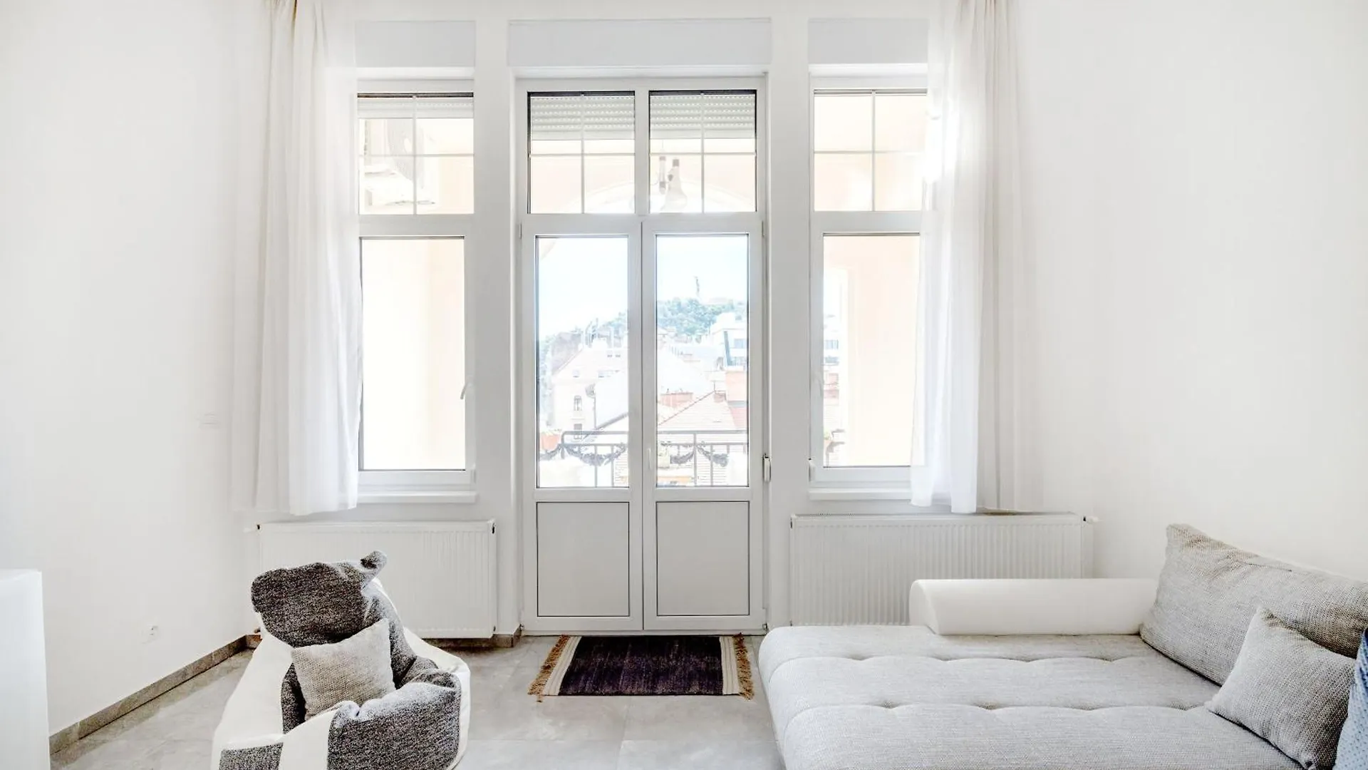 Walk To Vaci Street - Live In Lux Designer Apt Budapest Hungary