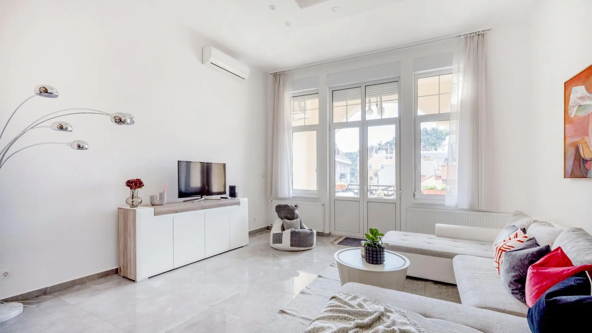 Walk To Vaci Street - Live In Lux Designer Apt Budapest 0*,  Hungary